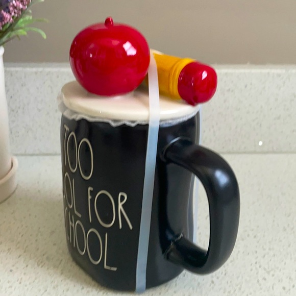 ❗️RAE DUNN TOO COOL FOR SCHOOL APPLE PENCIL MUG TEACHER STUDENT GIFT - Picture 3 of 5